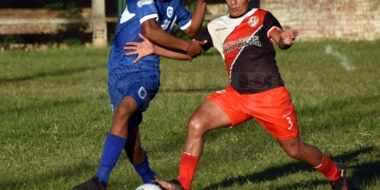EN CARRERA. La Cantera es uno de los equipos que mantiene la ilusión en el torneo.