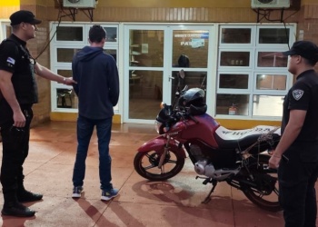 Fue a pedir trabajo, no lo consiguió y los amenazó de muerte