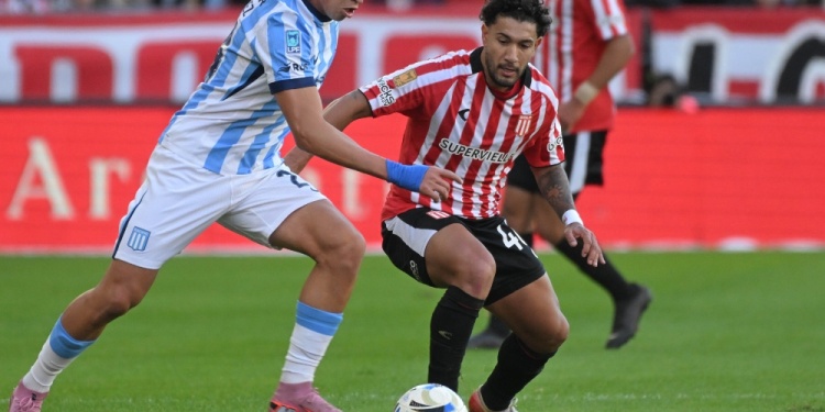 NUEVO DESAFÍO. Racing volverá a ser visitante, esta vez frente a Central.
Foto: FOTOBAIRES
Octavos de Final. Torneo Apertura. Liga Profesional.