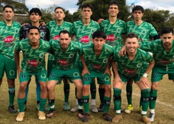 Timbó goleó en el clásico y está en semifinales
