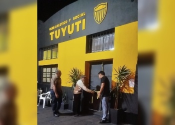 Apóstoles: Tuyutí reinauguró su sede social con homenaje a sus fundadores