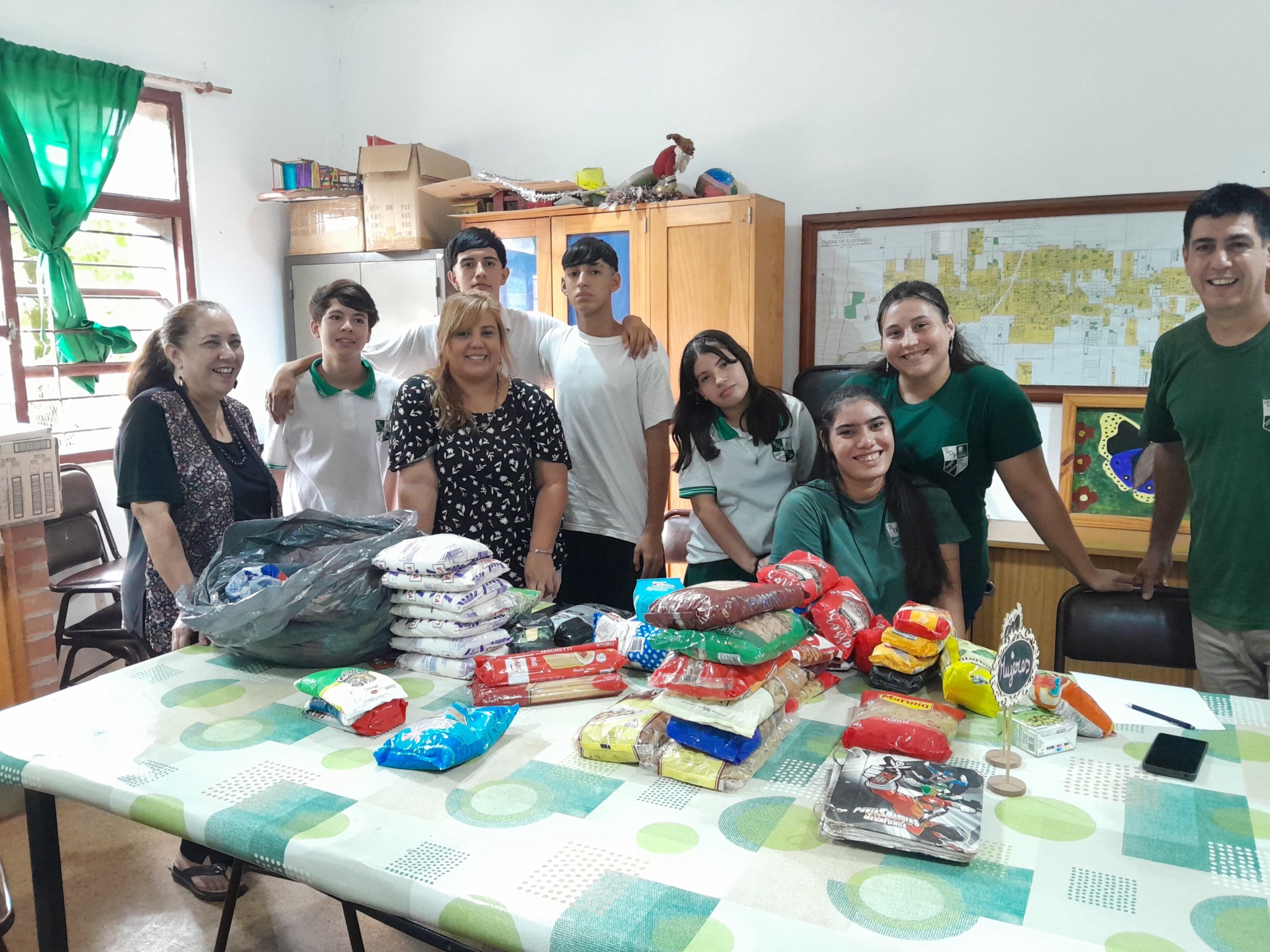 Docente eldoradense fue reconocida por su labor solidaria: “Golpeé 100 puertas para poder seguir con esto”