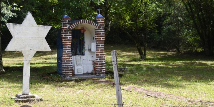 REFERENCIAS EN LA PICADA FINLANDESA. Comenzó un relevamiento de cementerios en las localidades aledañas.