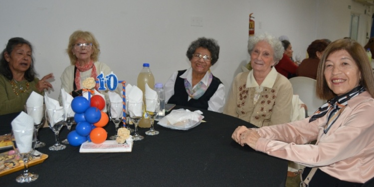 “GRAN FAMILIA”. El Centro de Adultos Mayores se ocupa en generar vínculos.