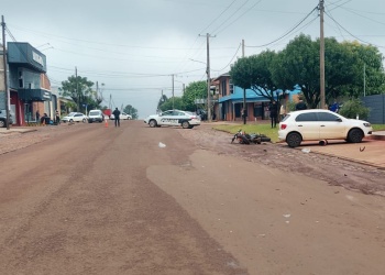 Grave siniestro vial en Leandro N. Alem: un peatón fue trasladado a Posadas con riesgo de vida