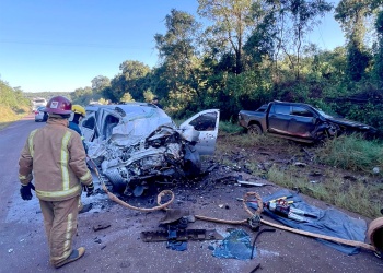 Dos conductores heridos tras un choque frontal en la ruta 211