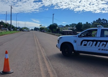 Dos menores con traumatismos tras chocar en moto con una camioneta en Dos Hermanas