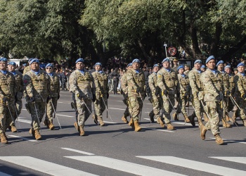 El Gobierno Nacional evalúa suspender el desfile militar del 9 de Julio