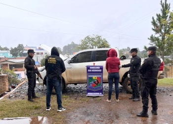 Una joven demorada y una Hilux recuperada tras un robo armado en Brasil