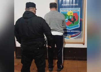 Descubrió a su esposo mirando material de abuso sexual infantil y la policía lo detuvo