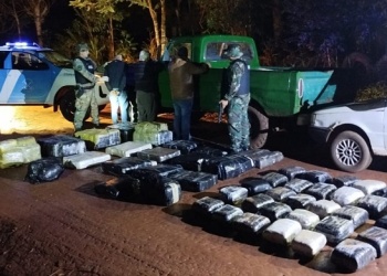 Detienen a dos hombres con media tonelada de marihuana