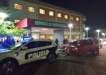 Un adolescente lucha por su vida tras ser atacado con un cuchillo de carnicero