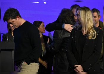 Integrantes del Gobierno piden la intervención de Milei ante la escalada entre Santiago Caputo y los Menem