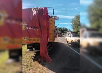 Camión perdió su carga de vino tras un choque en Cuña Pirú