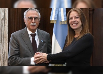 El Gobierno simplifica la matrícula para médicos recién egresados: podrán obtenerla junto al título universitario