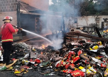 Bomberos controlaron un principio de incendio en un galpón de Posadas