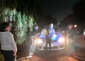 Escaparon en moto y descartaron una bolsa con marihuana en el barrio Don Toto
