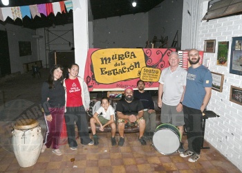 Peña y folclore en comunidad en el patio de la Murga de la Estación