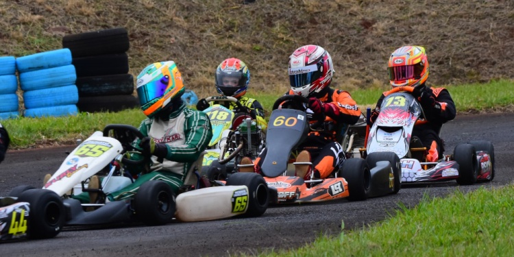LUCHADO. Longarzo se adueño de la Senior en Oberá. (Foto D.Recktor/Prensa FeMAD).