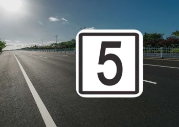Qué significa la señal con el número 5 en un cuadrado blanco: el error que cometen muchos conductores