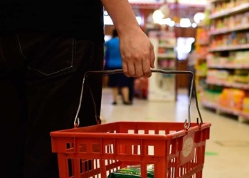 Ventas en supermercados no repuntan y siguen en caída