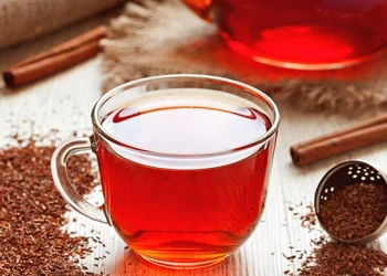 Los 5 tés que ayudan a dormir mejor y relajar el cuerpo de forma natural