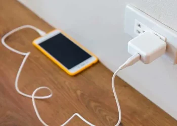 Cómo cargar el celular correctamente para cuidar la batería
