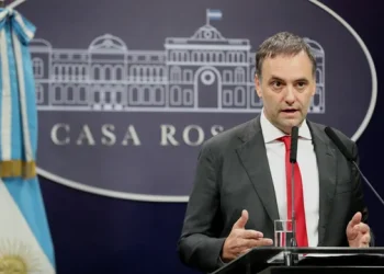 La oposición presiona en el Congreso para voltear a Adorni y el PRO no descarta dar quórum