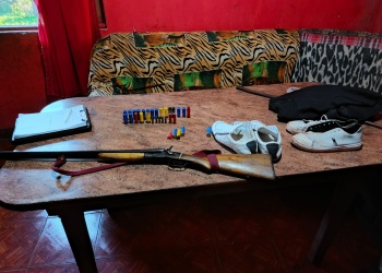 Buscan a dos sospechosos por un robo armado y secuestran armas y un chaleco de Gendarmería