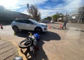 Choque entre un auto y una moto dejó dos heridos en Posadas