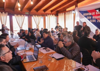 El Gobierno provincial llevó su gabinete a 25 de Mayo y reforzó la agenda conjunta con municipios del Centro y Alto Uruguay