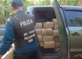 Secuestran casi 900 kilos de marihuana en Eldorado y buscan al conductor que escapó al monte