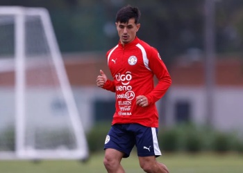 El misionero Andrés Cubas cumple su sueño mundialista en el debut de Paraguay