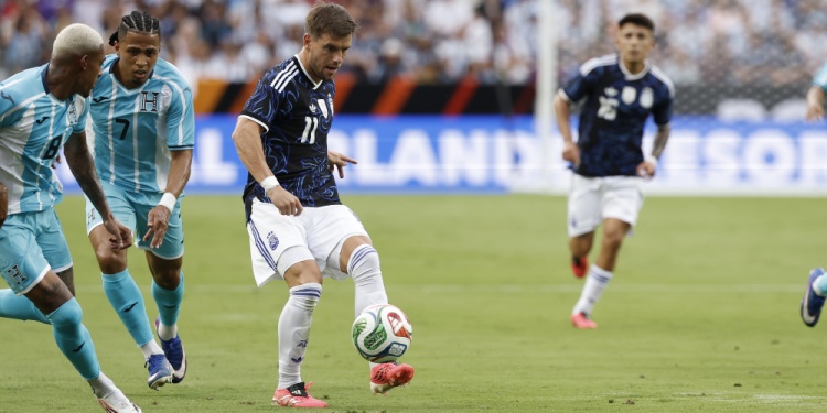 ¿SERÁ SU ESTRENO MUNDIALISTA?. Giovani Lo Celso podría estar frente a Jordania, en lo que sería su debut en un Mundial.