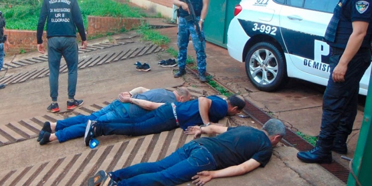 PERSECUCIÓN Y CAPTURA.. Los tres primeros detenidos tras el asalto a la joyería céntrica de Eldorado.