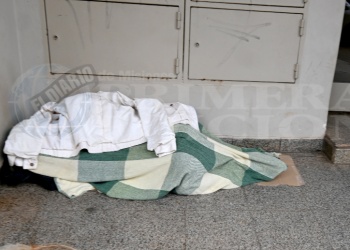 Refuerzan la asistencia a personas en situación de calle por la ola de frío en Posadas