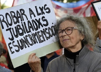 Aseguran que los jubilados cobran casi $100 mil menos por el cambio en la fórmula de movilidad