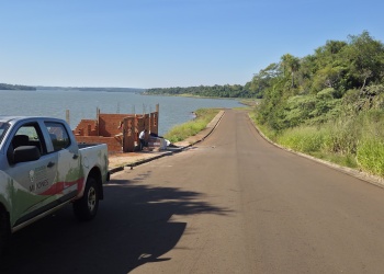 Ecología suspendió una insólita obra en construcción sobre la costa del río Paraná en Candelaria