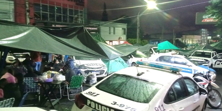 FRENTE AL COMANDO RADIOELÉCTRICO. La zona donde la víctima habría conocido a sus posteriores victimarios hace poco más de dos años en plena medida de fuerza policial.