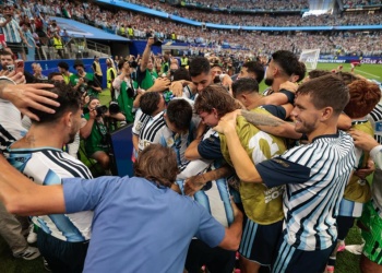 Argelia también ganó y Argentina clasificó como primera del grupo