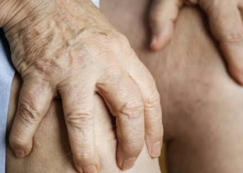 El frío y la humedad agravan los dolores articulares
