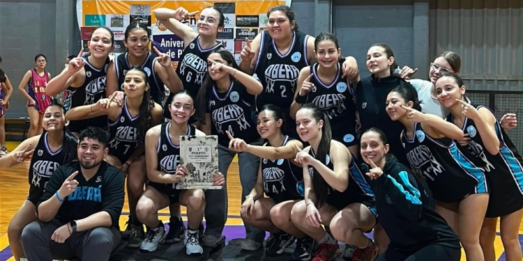 A CASA. Las chicas del Celeste se llevaron la corona a la Capital del Monte.