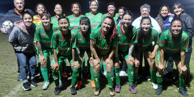 ILUSIÓN. Las chicas del Verdirrojo enfrentarán a La Franja en la finalísima.