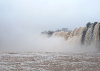 Cataratas del Iguazú: la crecida del río volvió a transformar el paisaje de los saltos