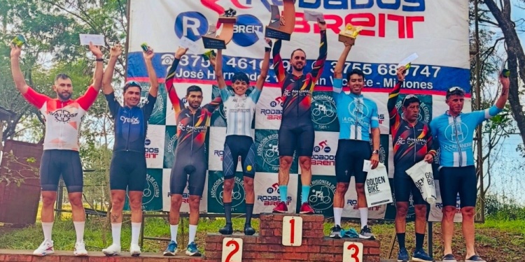 LOS MÁS RÁPIDOS. Ahumada, Seba Alvarenga y Durán marcaron el ritmo.