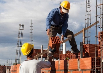 La construcción en Misiones sigue “hundida” y alertan por dudas en el pago de aguinaldos