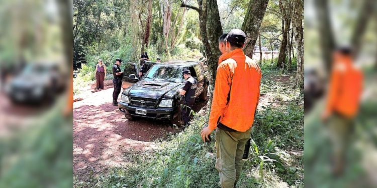 HIPÓTESIS. Se cree que lo asesinaron en otro lugar y luego llevaron la camioneta con el cuerpo junto a un arroyo.