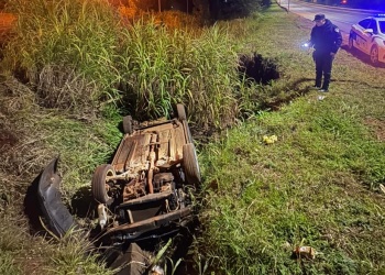 Oberá: conducía alcoholizado, volcó y terminó en una zanja