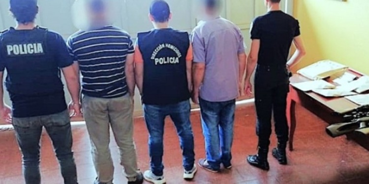 CAPTURA. Al día siguiente del hecho ambos, los únicos que vieron a las víctimas, fueron detenidos por orden del juez.