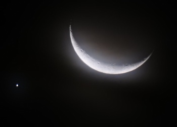 La conjunción entre la Luna y Venus cautivó a los misioneros y dejó postales únicas en el cielo